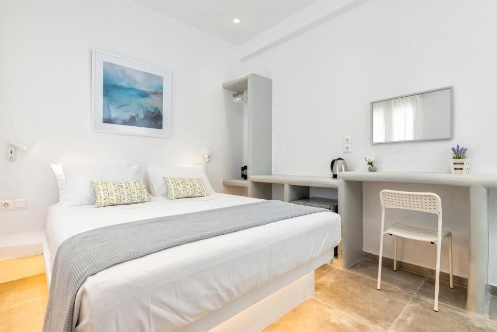 Photo - Pelican Paros