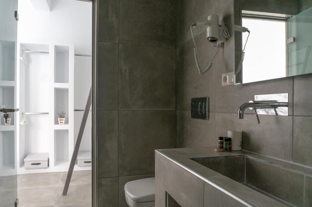 Photo - Pelican Paros