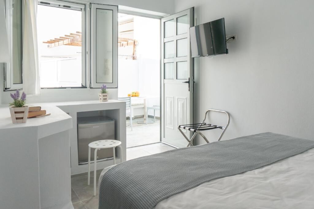 Photo - Pelican Paros