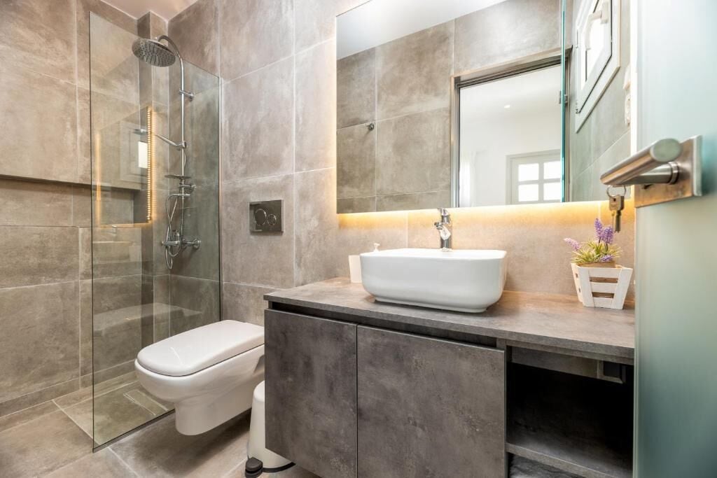 Photo - Pelican Paros