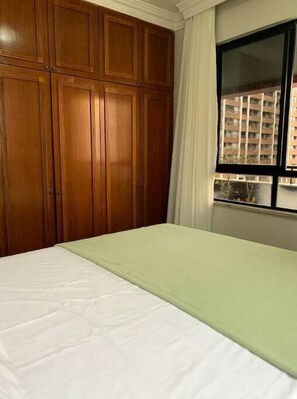 2 bedrooms, WiFi - Spacious Flat 2 rooms, large balcony, sea view (Meireles Fortaleza)