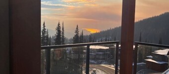 Brand new duplex with 2 king beds, elevator, private hot tub, ski in and out. 