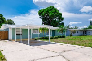 Exterior - Perfect Location for Sports and Concert Venues! - La Cabina (Tampa)