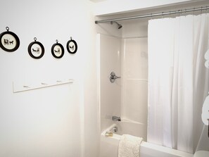 Hair dryer, towels, soap, shampoo - The Gardenia Suites in The Heart of Spring Hill-A (Spring Hill)