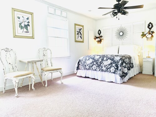 The Gardenia Suites in The Heart of Spring Hill-A