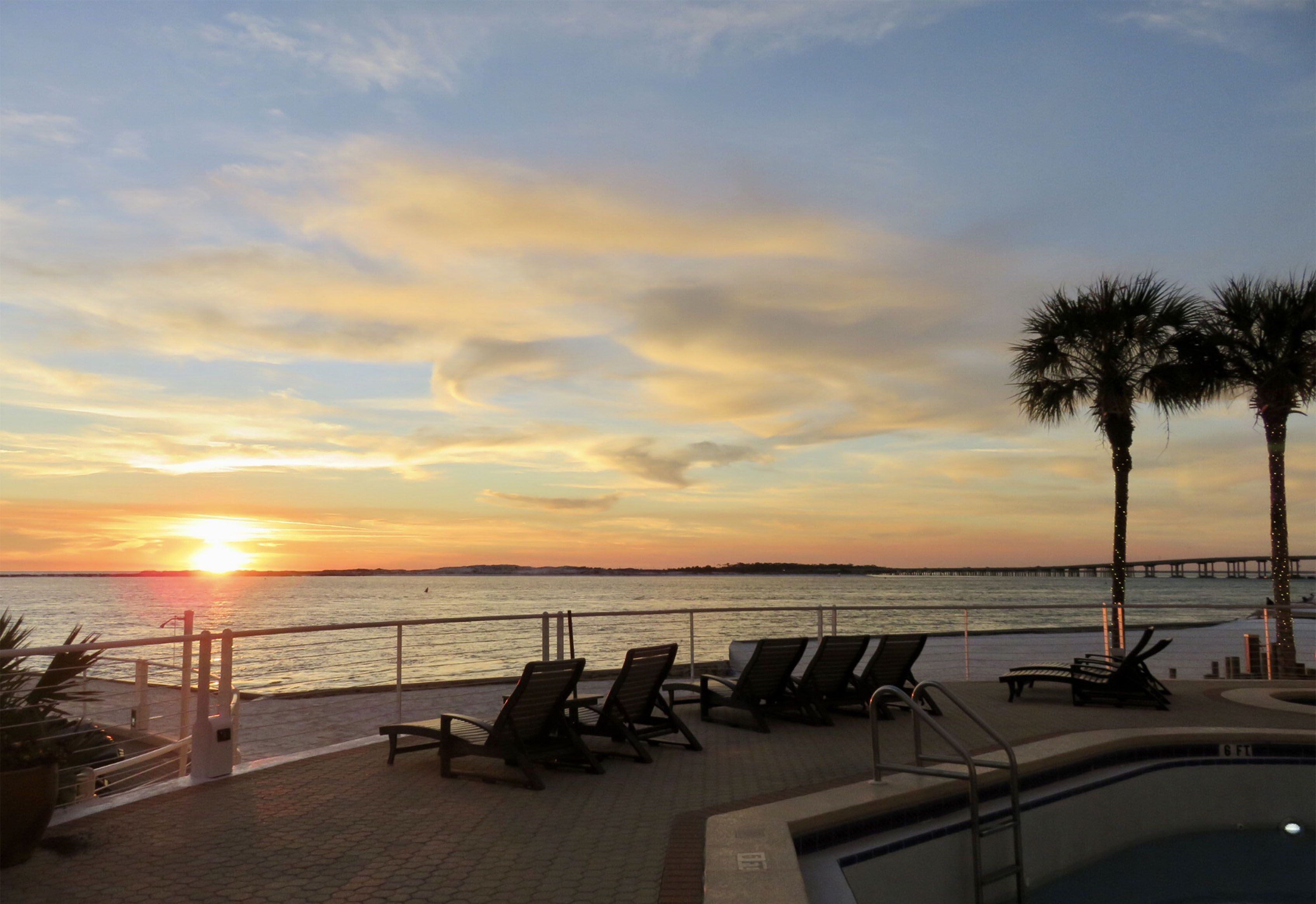 Salty Air Retreat- 2 bdrm, 2 bath condo on Holiday Isle.