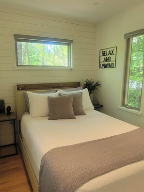 2 bedrooms, desk, iron/ironing board, free WiFi