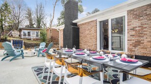 屋外ダイニングエリア