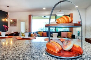 Dining - BBQ~Oasis w/Heated Pool~Marvel &Nemo rooms~Near Disney (Kissimmee)