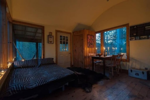 1 chambre, literie fournie