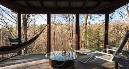 Deluxe Tree House 1 Hour from Toronto
