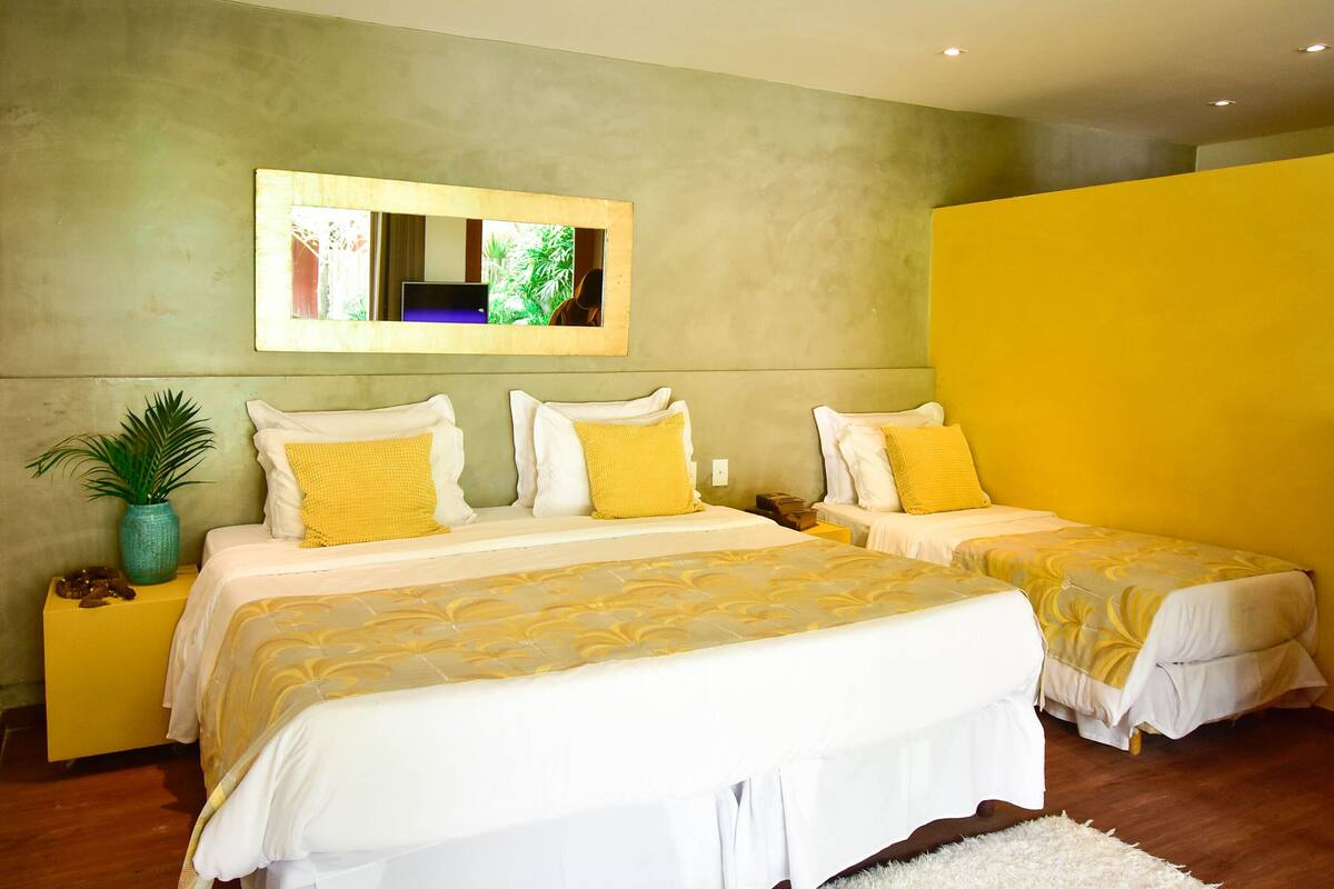 Dreibettzimmer, Gartenblick | 1 Schlafzimmer, hochwertige Bettwaren, Daunenbettdecken