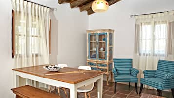Apartment | Living area | Flat-screen TV