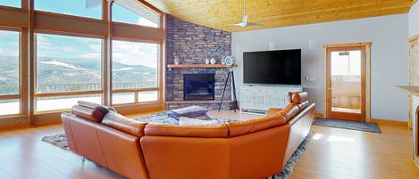 TV, fireplace, ping pong