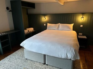 3 soverom, strykejern/-brett, wi-fi (inkludert) og sengetøy