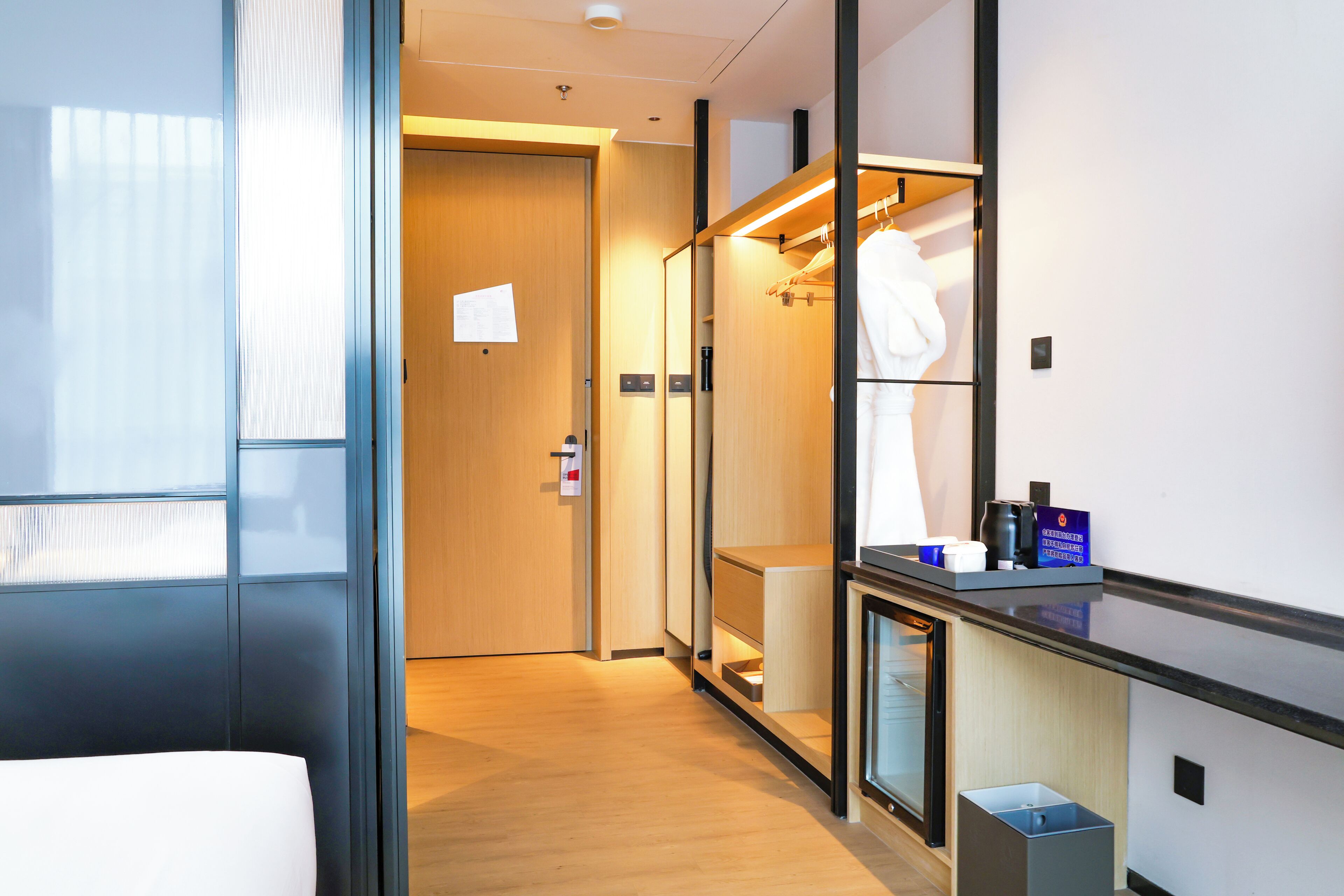aloft, Basic-Zimmer, 1 King-Bett | Hochwertige Bettwaren, Daunenbettdecken, Zimmersafe, Schreibtisch
