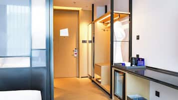 aloft, Basic-Zimmer, 1 King-Bett | Hochwertige Bettwaren, Daunenbettdecken, Zimmersafe, Schreibtisch