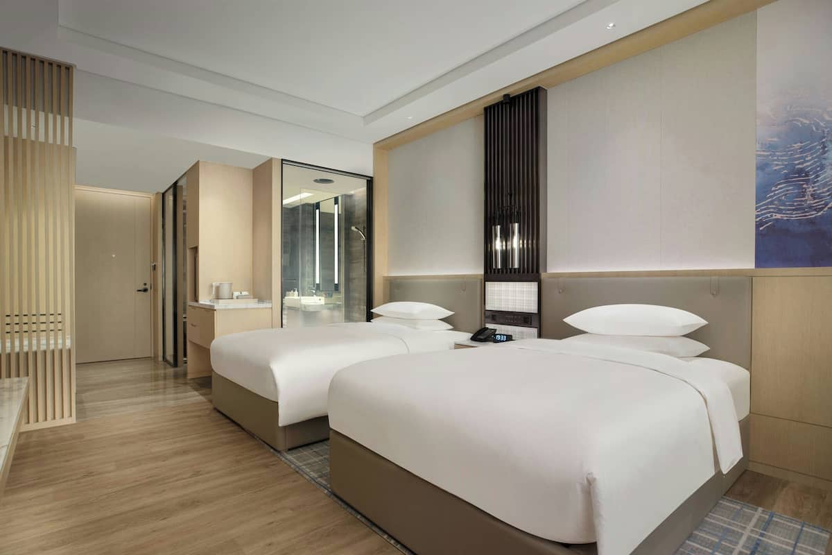 Business Room, 2 Double Beds, City View | 1 bedroom, down duvets, pillow-top beds, minibar