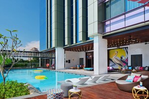Kolam renang terbuka 