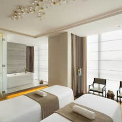 Couples treatment rooms, sauna, steam room, body treatments