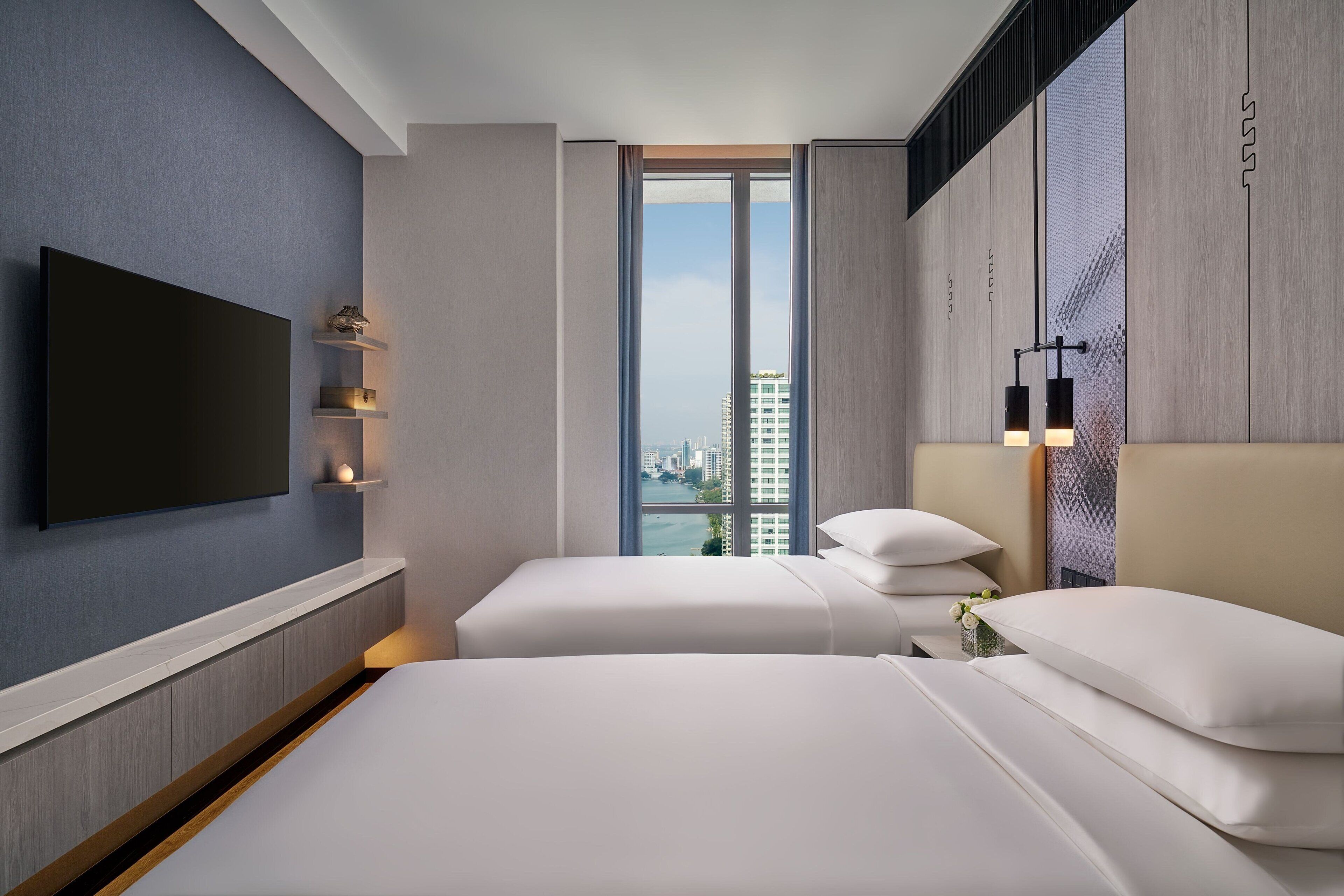 อพาร์ทเมนท์, เตียงใหญ่ 1 เตียง | เครื่องนอนระดับพรีเมียม, เตียงพร้อมฟูกเสริมที่นอน, ผ้าม่านกันแสง