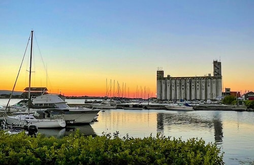 2 bedroom townhome  Collingwood