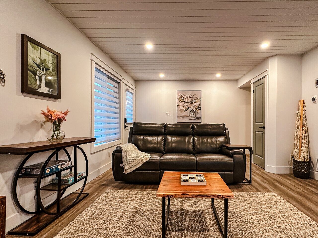 Smart-TV, Kamin, Bücher