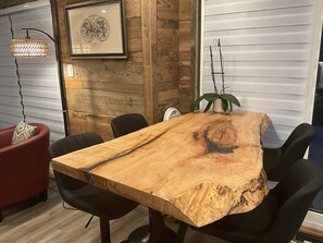 Dining - Relaxing Blue Mountain Getaway Close to Trails, Spa & Village (Collingwood)