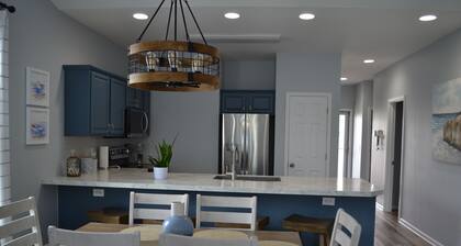 Recently updated 3 bedroom/2 bath condo in Sunset Village at Sandpiper Bay