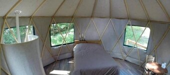 Forest Yurt 1 hour from Toronto