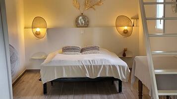 4 slaapkamers, een bureau, een strijkplank/strijkijzer, gratis wifi