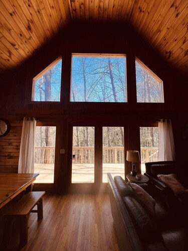 Chalet Cabin, Mountain Views, Spa tub near Helen with hiking trail to creek