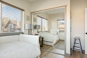 5 bedrooms, in-room safe, iron/ironing board, travel crib