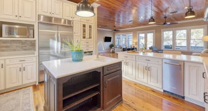 Blackwater Bay Hideaway by Avantstay Waterfront, Pool, Dock, Hot Tub