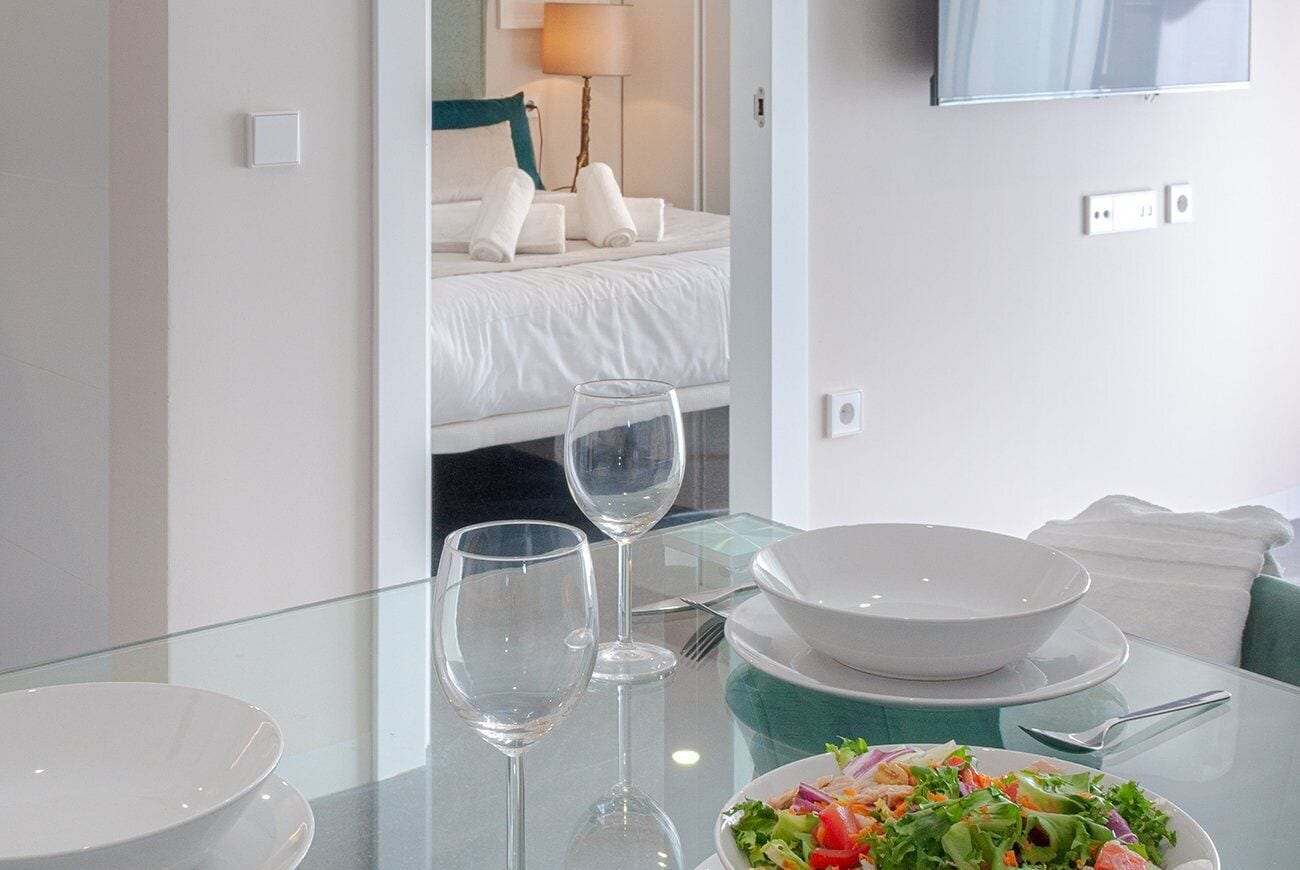 小型公寓, 1 间卧室, 阳台 | 羽绒被、熨斗/熨衣板、免费 WiFi、床单