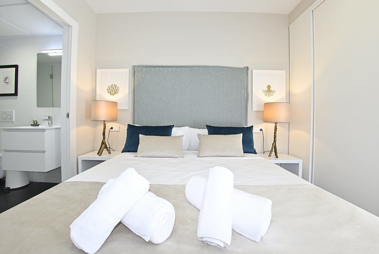 Down duvets, iron/ironing board, free WiFi, bed sheets