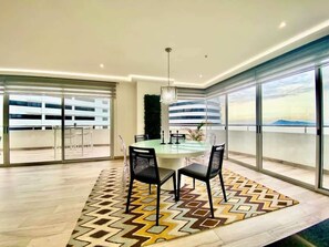 Dining - Luxury Loft at Santana Lofts with BBQ & Parking (Guayaquil)