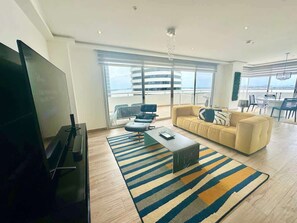 Smart TV, offices - Luxury Loft at Santana Lofts with BBQ & Parking (Guayaquil)