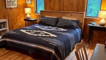 3 bedrooms, iron/ironing board, travel crib, free WiFi