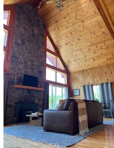 Private Hideaway in NH Mountains
