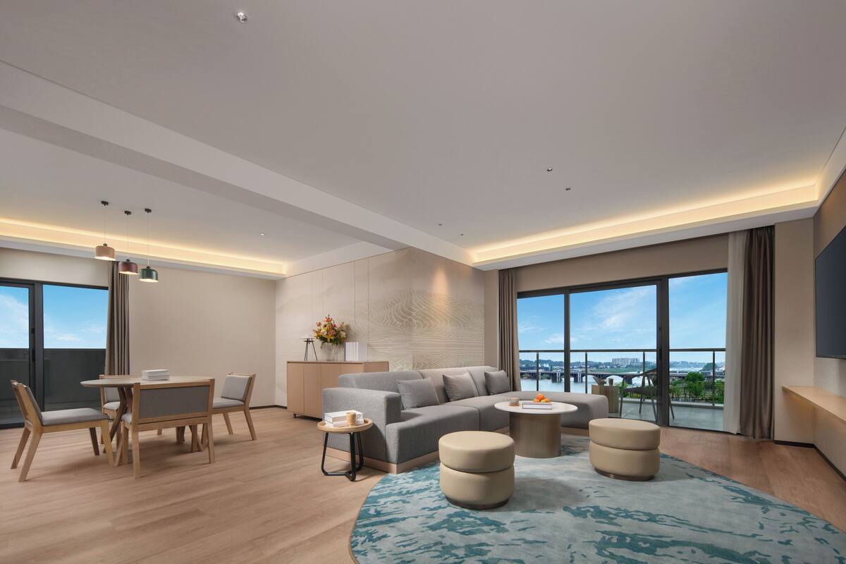 1 Bedroom Suite