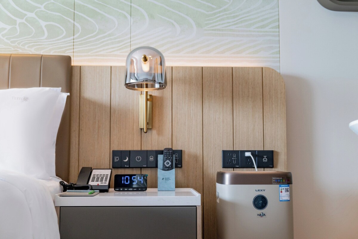 Down duvets, minibar, in-room safe, laptop workspace