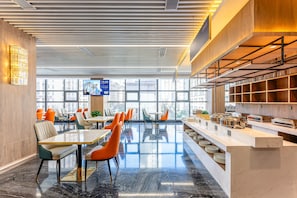 Breakfast served - Holiday Inn Express Xi An Guangyuntan by IHG (Xi'an)