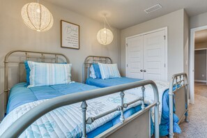 3 bedrooms, iron/ironing board, WiFi, bed sheets - Pensacola Vacation Rental w/ Community Pool! (Pensacola)