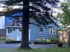 Exterior - Two Lakes Guesthouse (Seward)