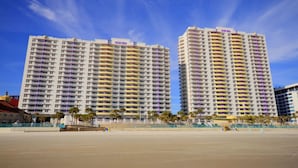 Unclassified image, 5 of 26, button - 3BD/Daytona - Beach, Pools, Lazy River, Bar, Slides (Daytona Beach)