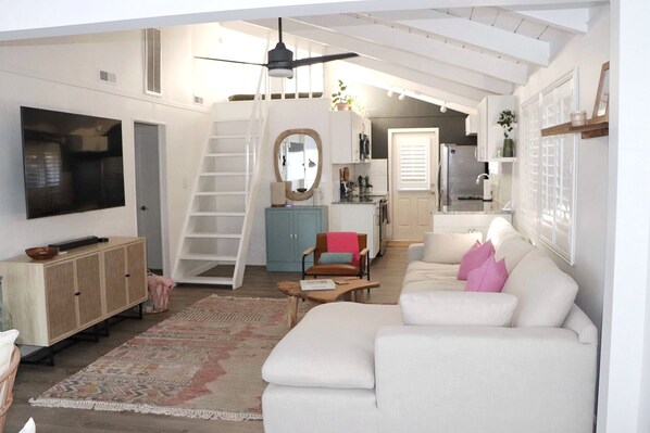 Smart TV, DVD player