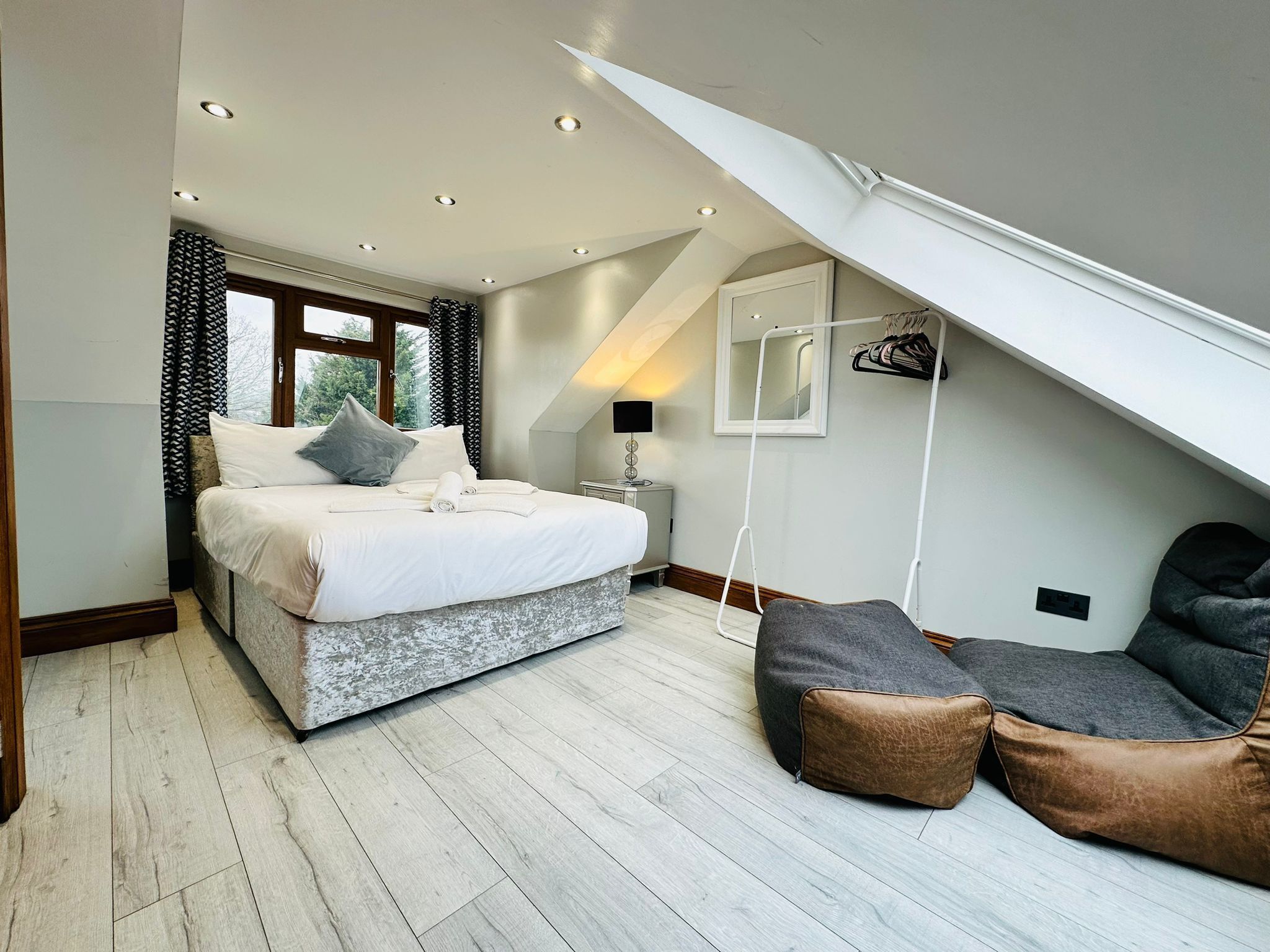 Deluxe Penthouse | 6 bedrooms, free WiFi