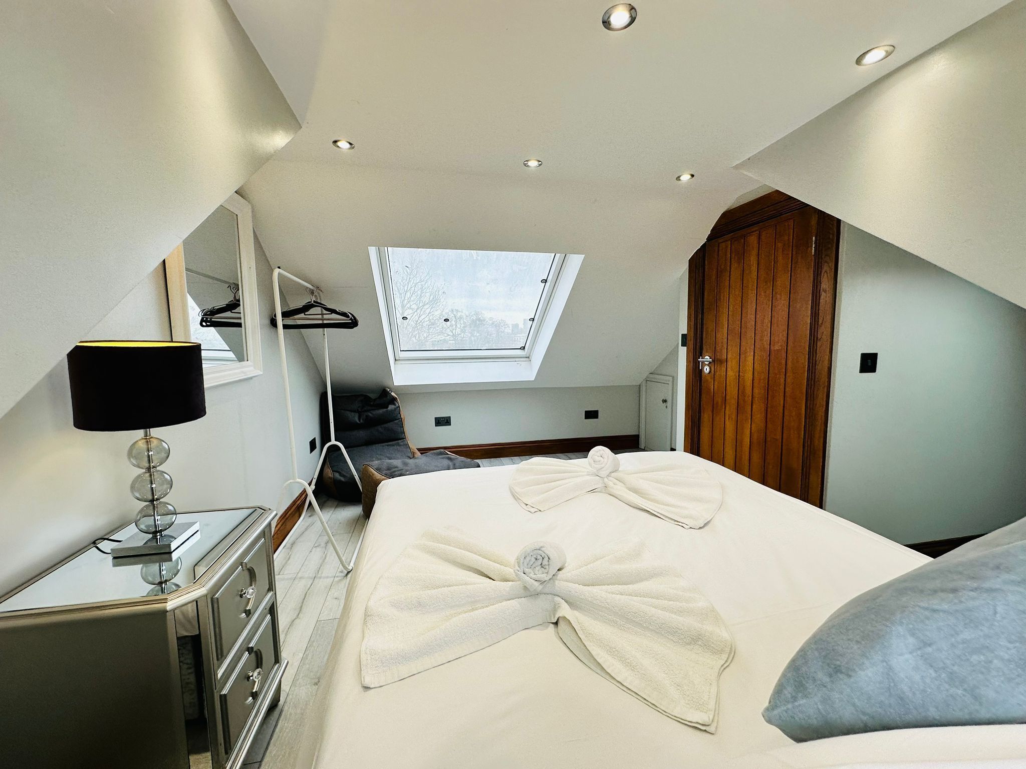 Loftsleilighet – deluxe | 6 soverom, skrivebord og wi-fi (inkludert)