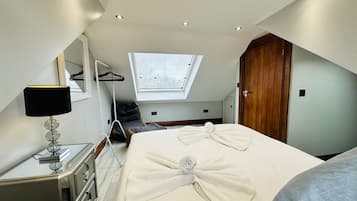 Loftsleilighet – deluxe | 6 soverom, skrivebord og wi-fi (inkludert)